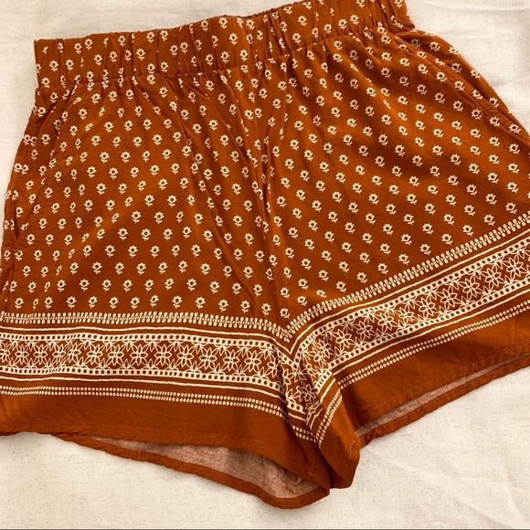 GARAGE Flower Print Shorts - Picture 2 of 8